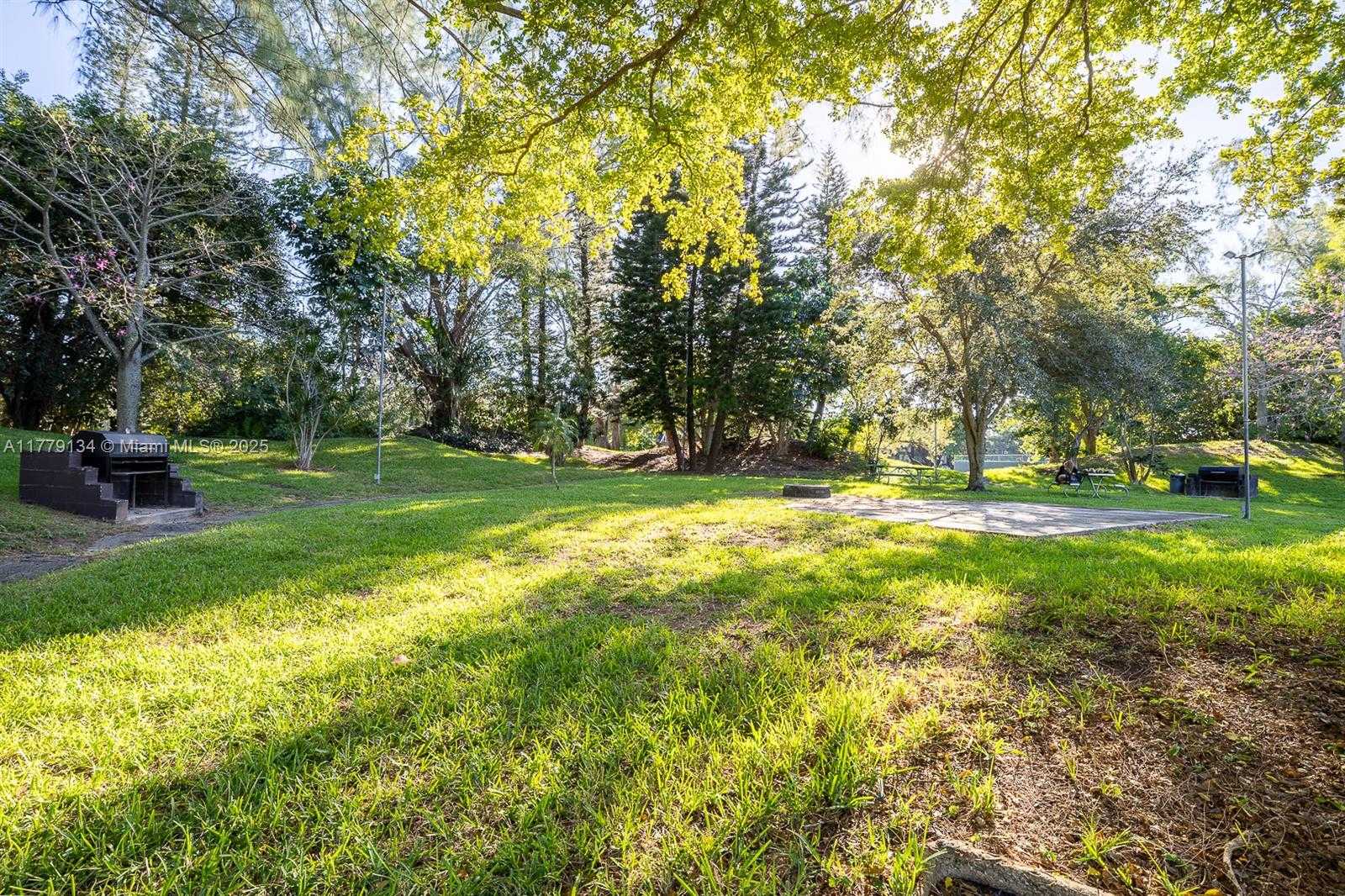 Small Image of Lauderhill Number 20