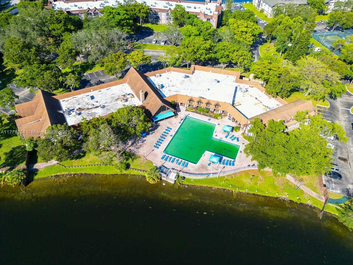 Small Image of Lauderhill Number 27