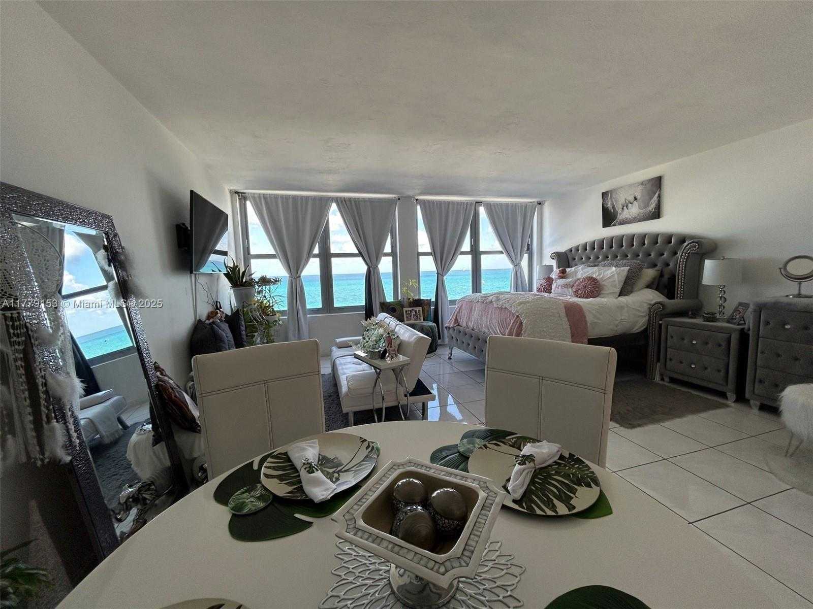 Small Image of 2899 COLLINS AVE #1233, Miami Beach Number 10
