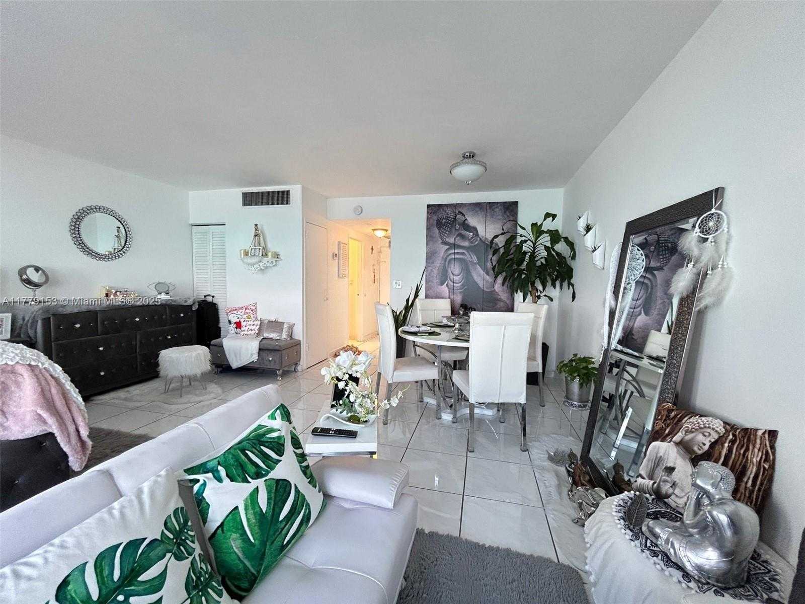 Small Image of 2899 COLLINS AVE #1233, Miami Beach Number 11