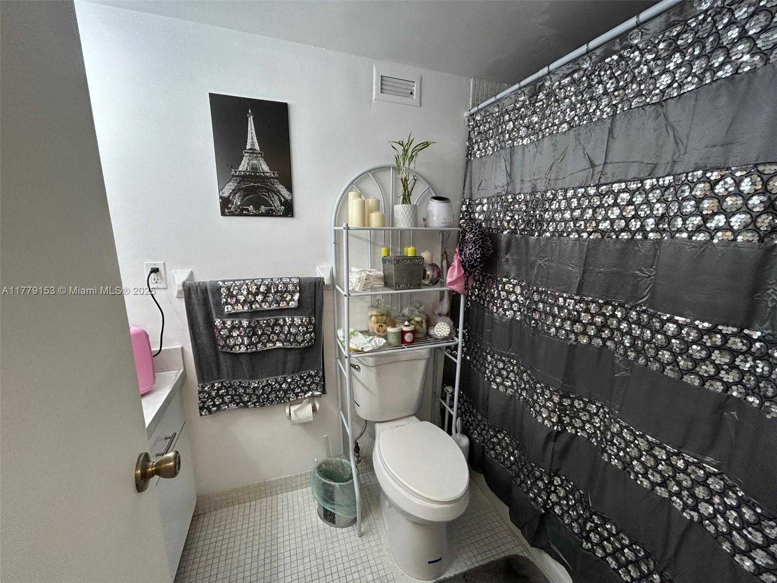 Small Image of 2899 COLLINS AVE #1233, Miami Beach Number 17