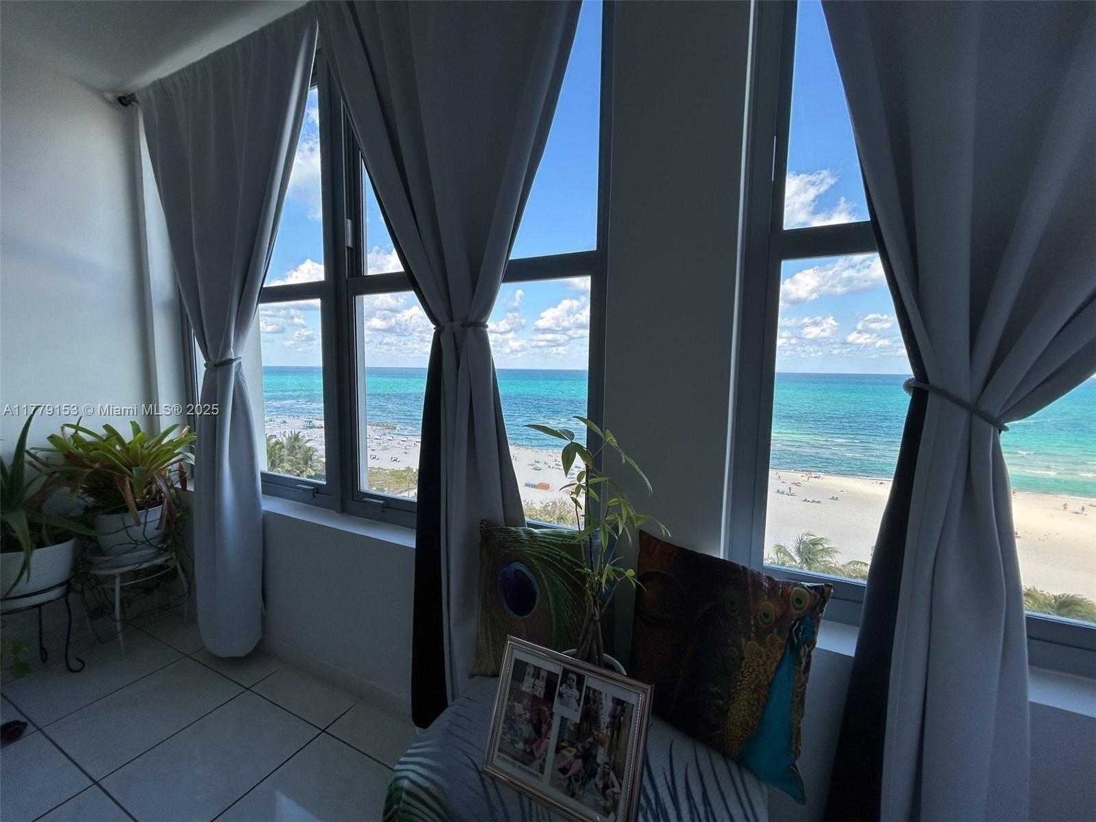 Small Image of 2899 COLLINS AVE #1233, Miami Beach Number 5