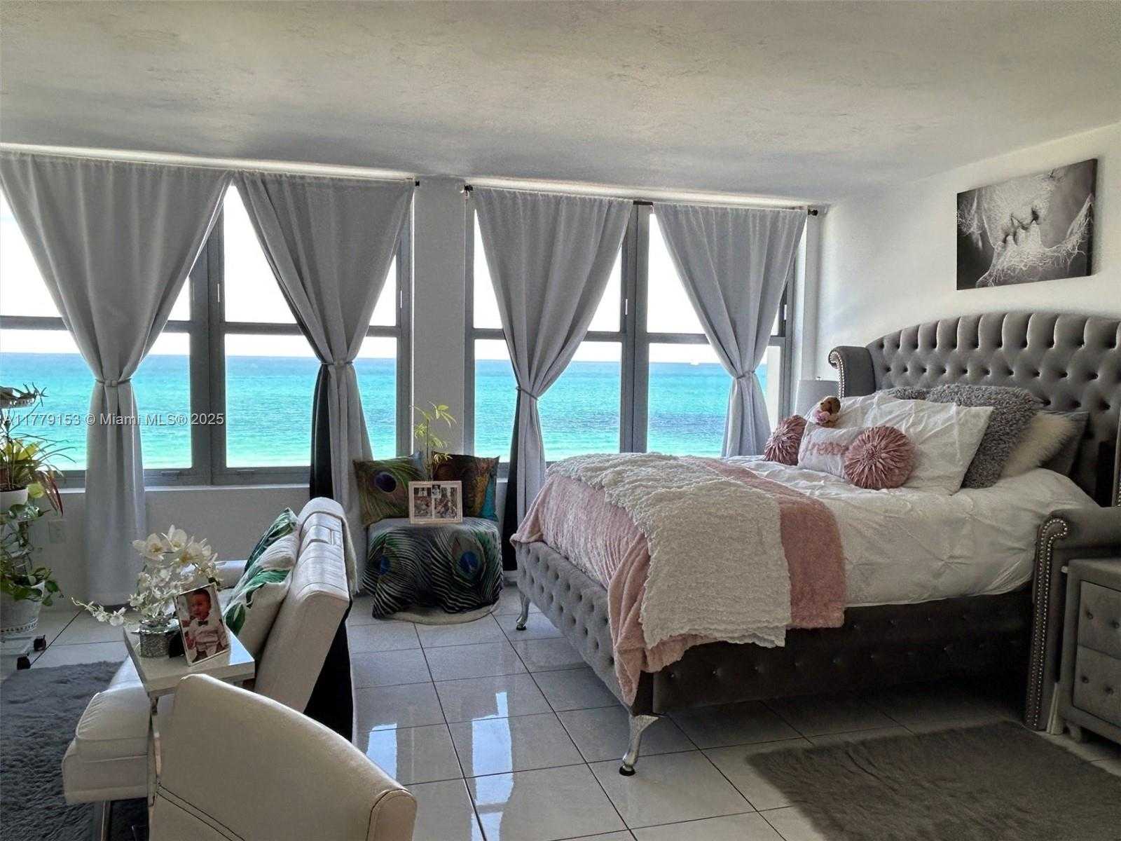 Small Image of 2899 COLLINS AVE #1233, Miami Beach Number 8