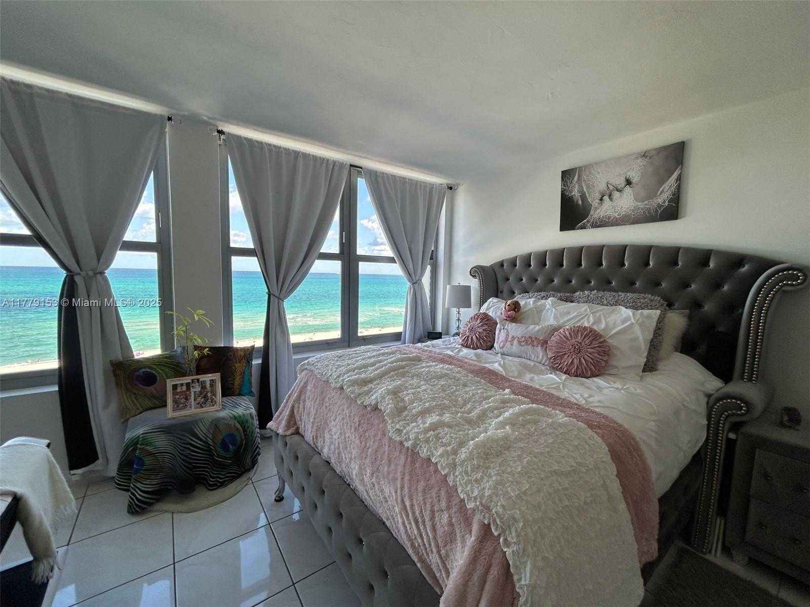 Small Image of 2899 COLLINS AVE #1233, Miami Beach Number 9