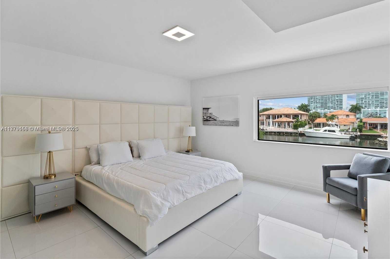 Small Image of 387 POINCIANA DR #1211, Sunny Isles Beach Number 14