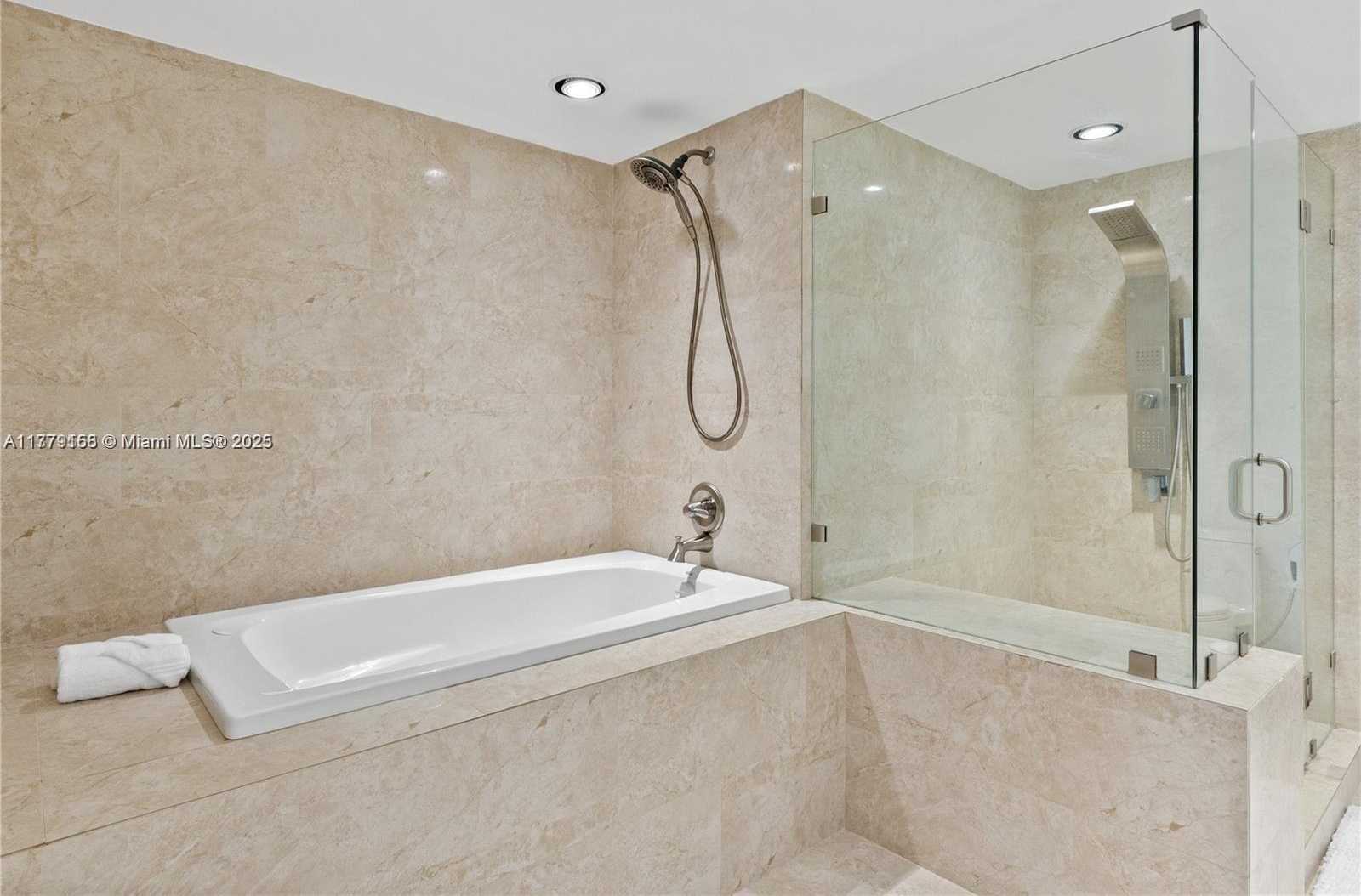 Small Image of 387 POINCIANA DR #1211, Sunny Isles Beach Number 16
