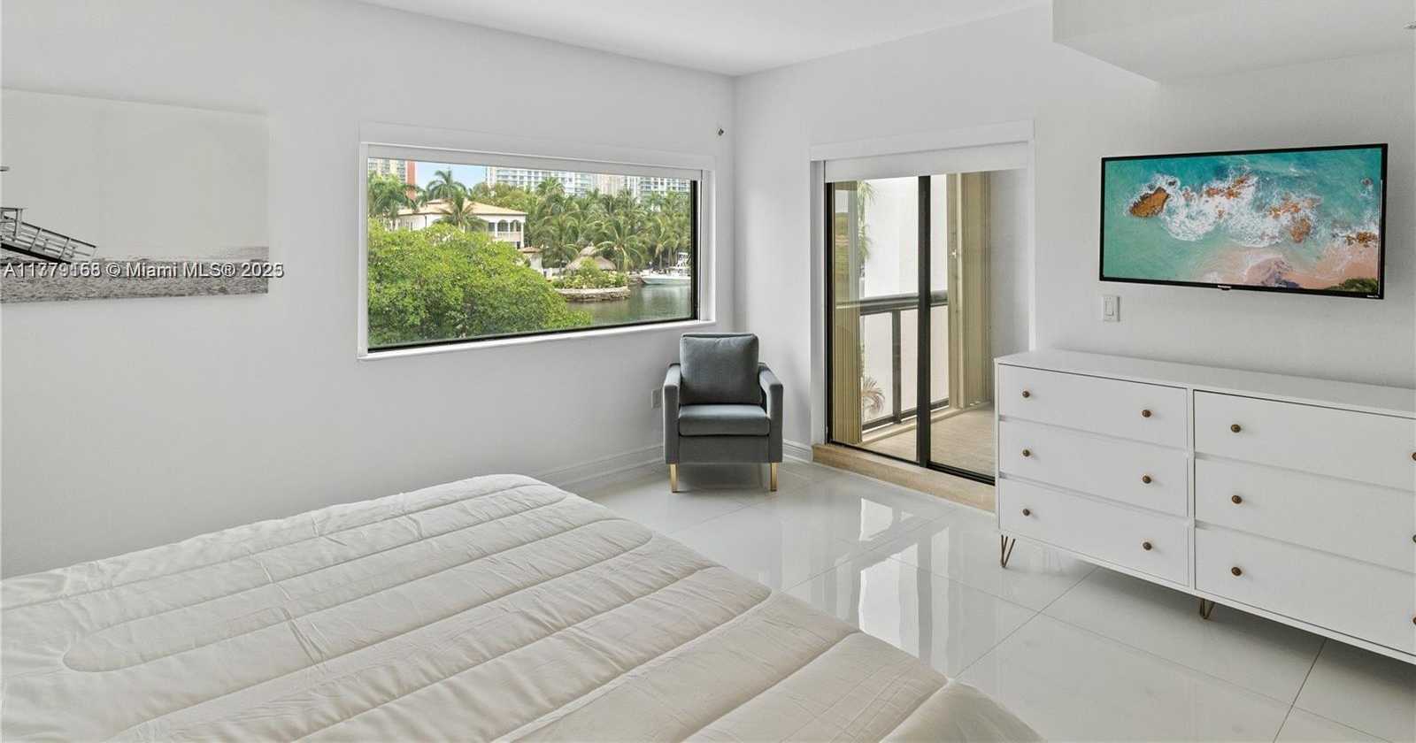 Small Image of 387 POINCIANA DR #1211, Sunny Isles Beach Number 17