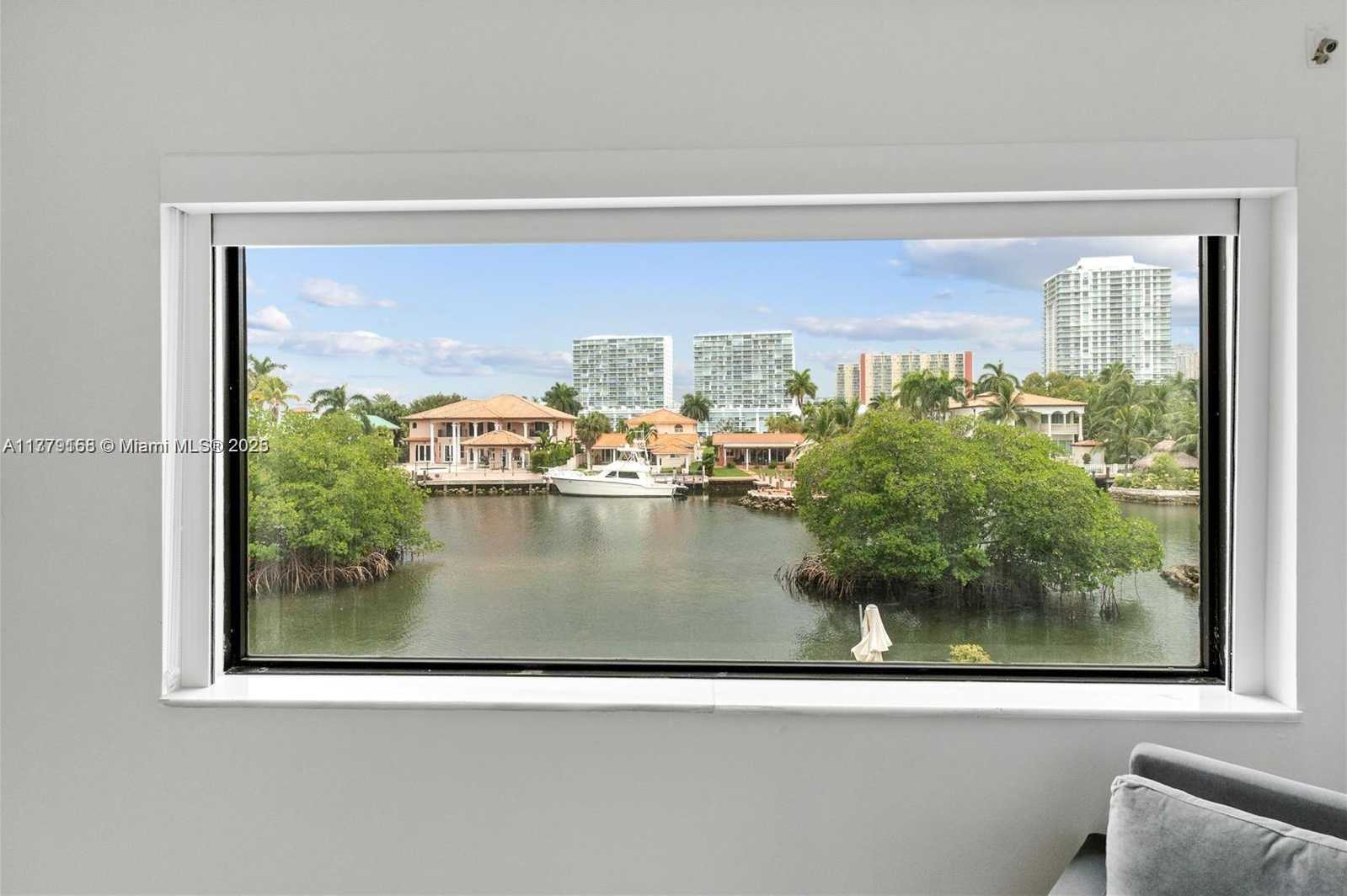 Small Image of 387 POINCIANA DR #1211, Sunny Isles Beach Number 18