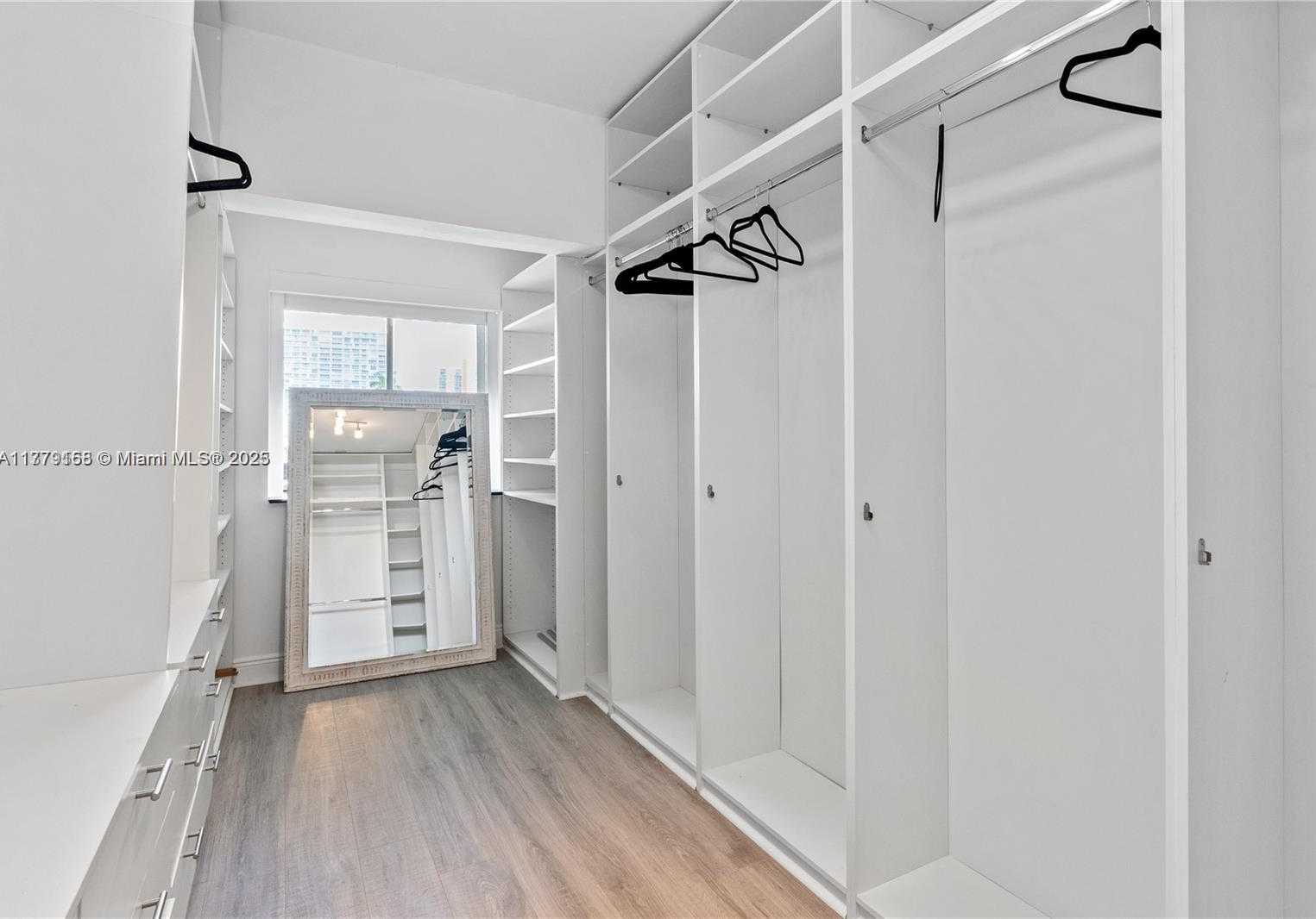 Small Image of 387 POINCIANA DR #1211, Sunny Isles Beach Number 20