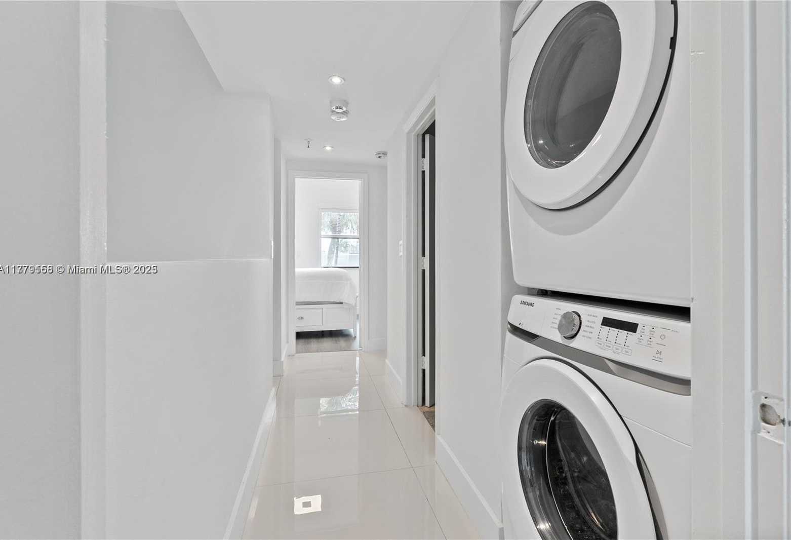 Small Image of 387 POINCIANA DR #1211, Sunny Isles Beach Number 21
