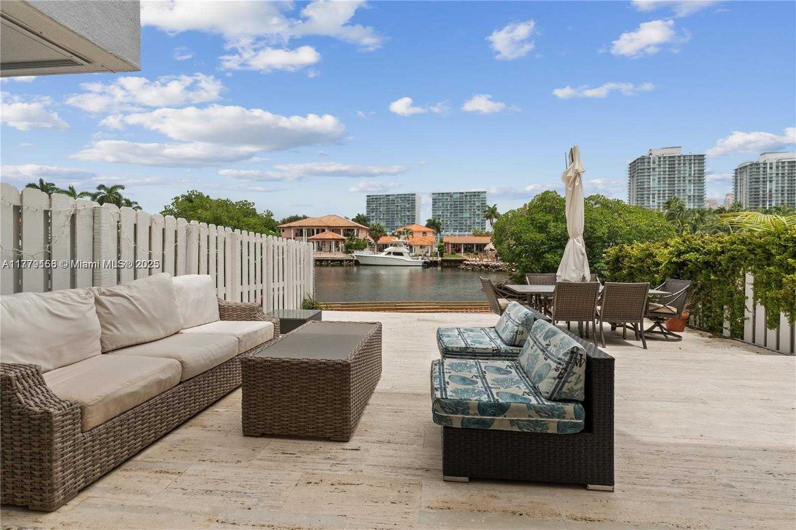 Small Image of 387 POINCIANA DR #1211, Sunny Isles Beach Number 22
