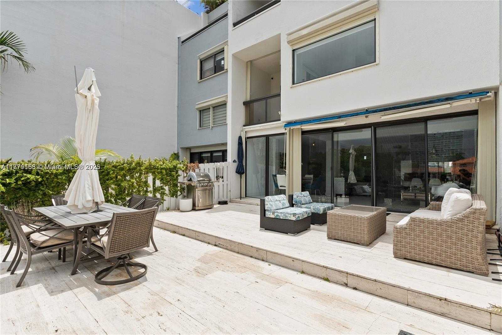 Small Image of 387 POINCIANA DR #1211, Sunny Isles Beach Number 23