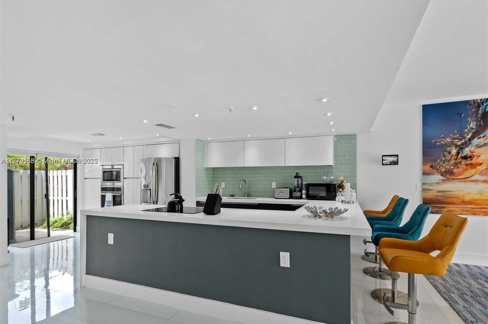 Small Image of 387 POINCIANA DR #1211, Sunny Isles Beach Number 3