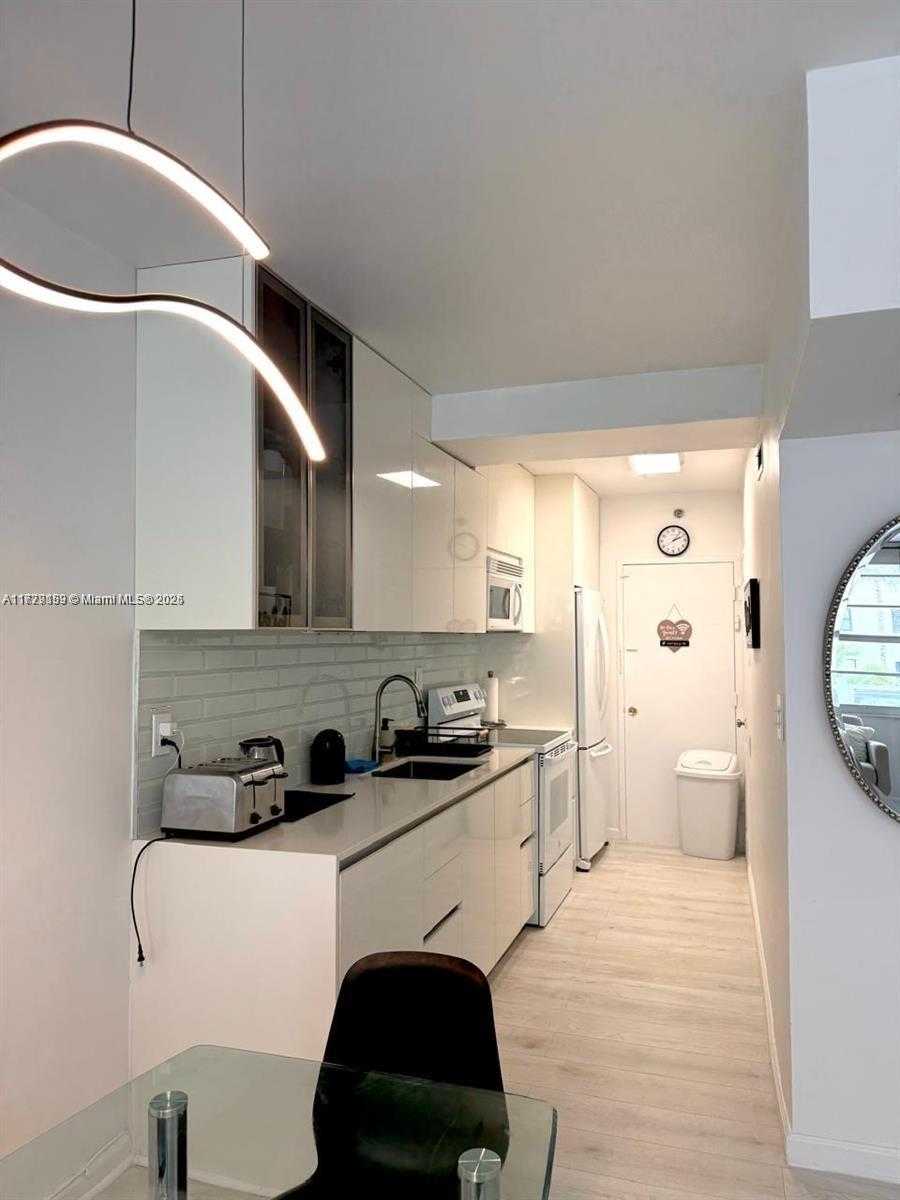 Small Image of 100 LINCOLN RD #430, Miami Beach Number 2
