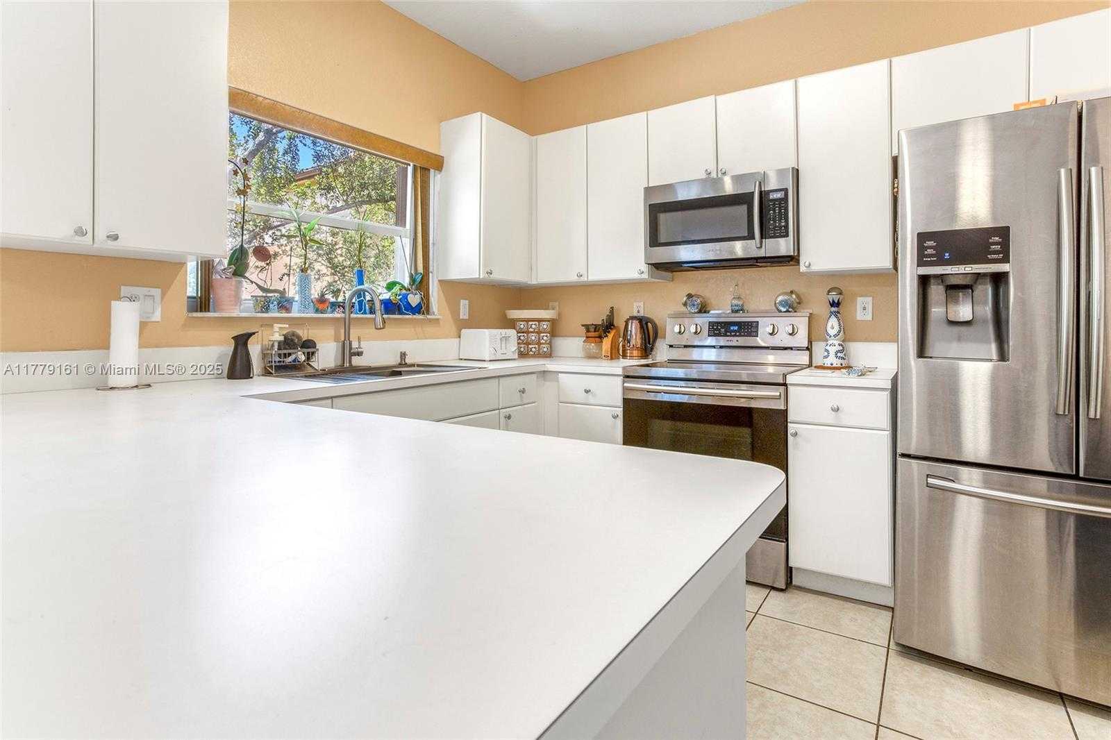 Small Image of 14070 SOUTH WEST 50TH CT, Miramar Number 11