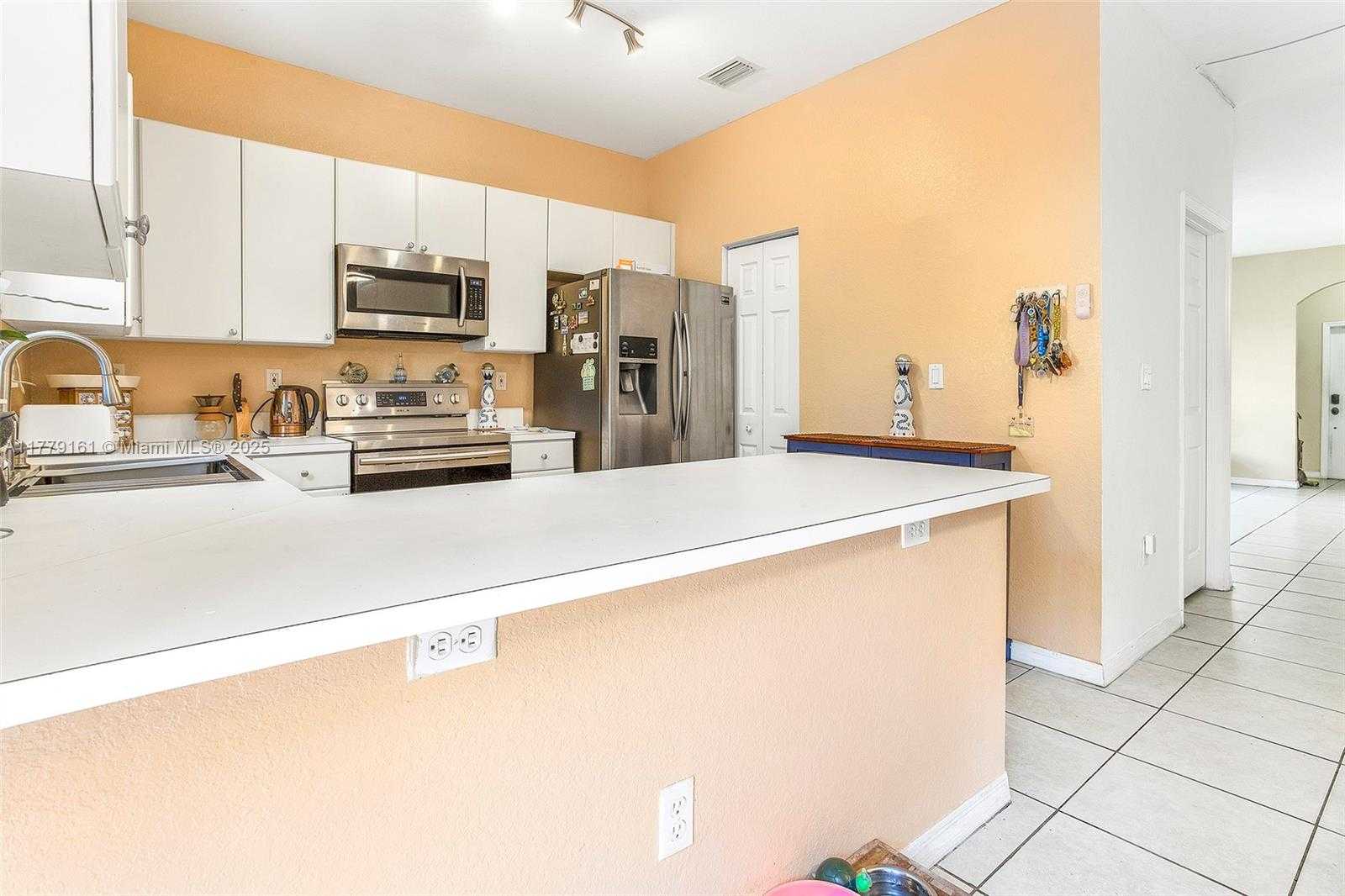 Small Image of 14070 SOUTH WEST 50TH CT, Miramar Number 12