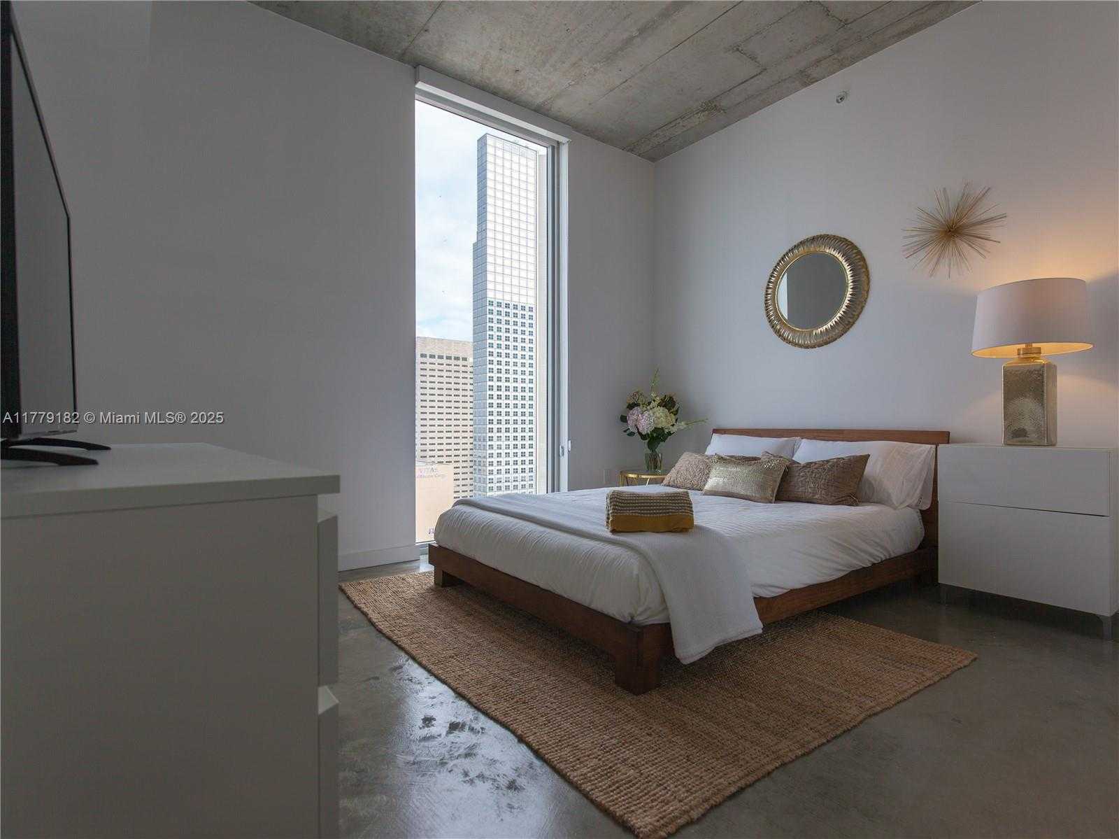 Small Image of 151 SOUTH EAST 1ST ST #2802, Miami Number 7