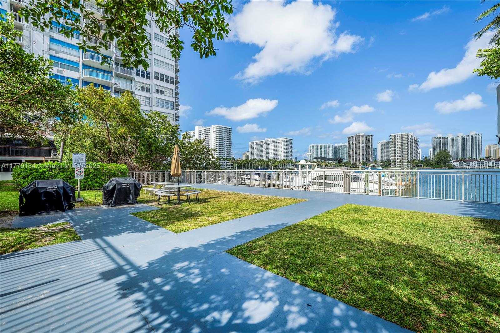 Small Image of 18031 BISCAYNE BLVD #1904, Aventura Number 12