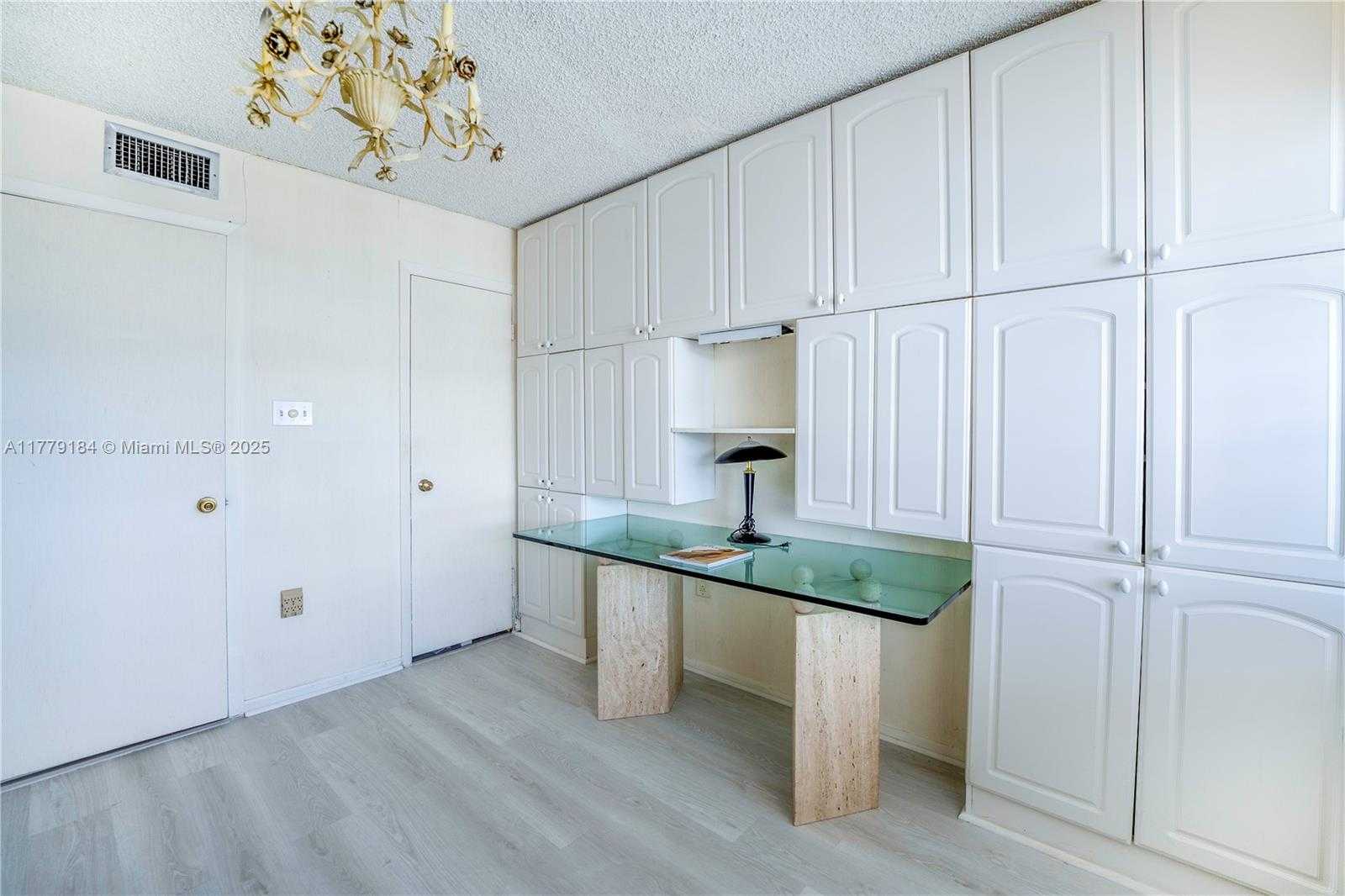 Small Image of 18031 BISCAYNE BLVD #1904, Aventura Number 20
