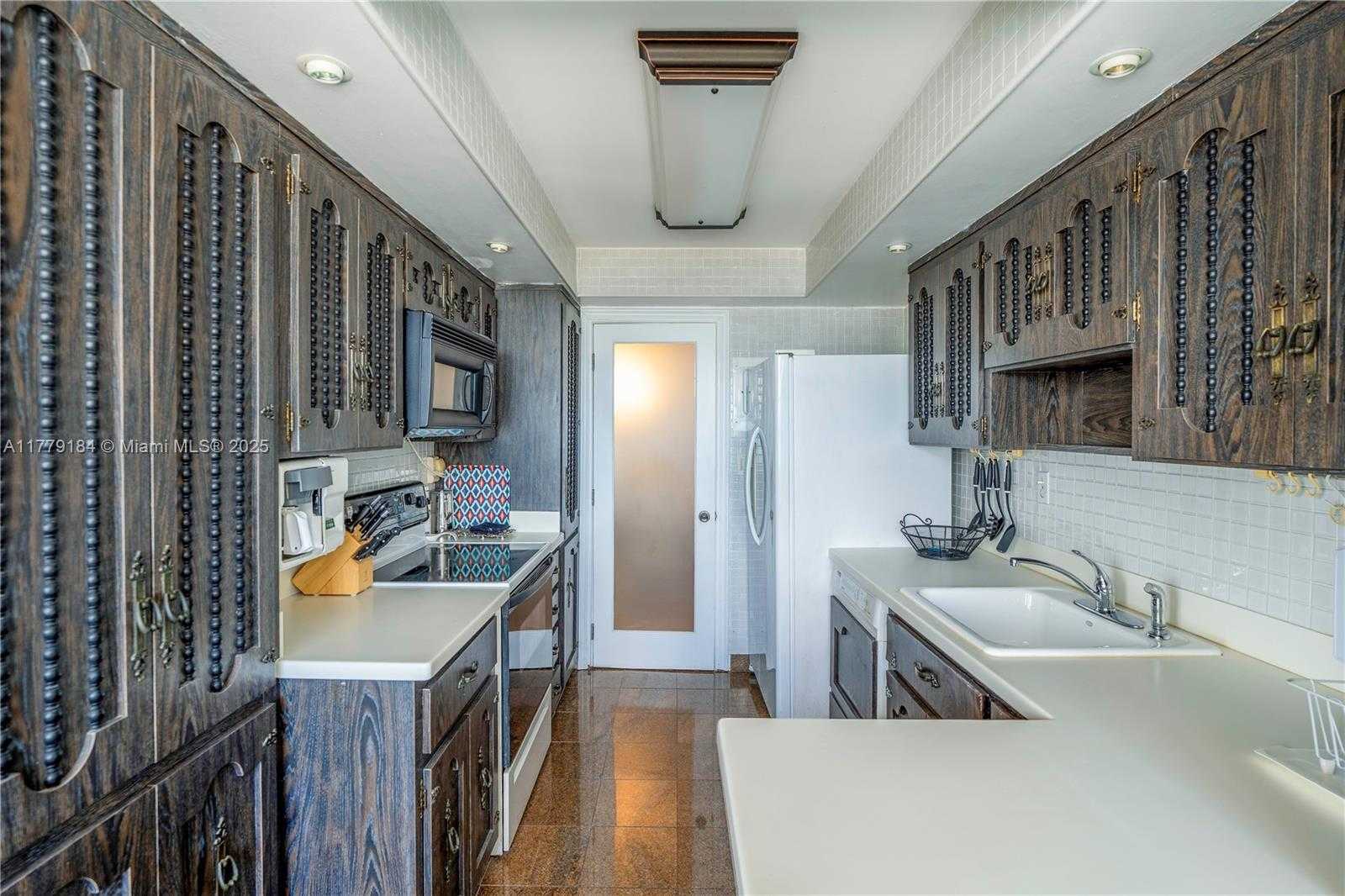 Small Image of 18031 BISCAYNE BLVD #1904, Aventura Number 35