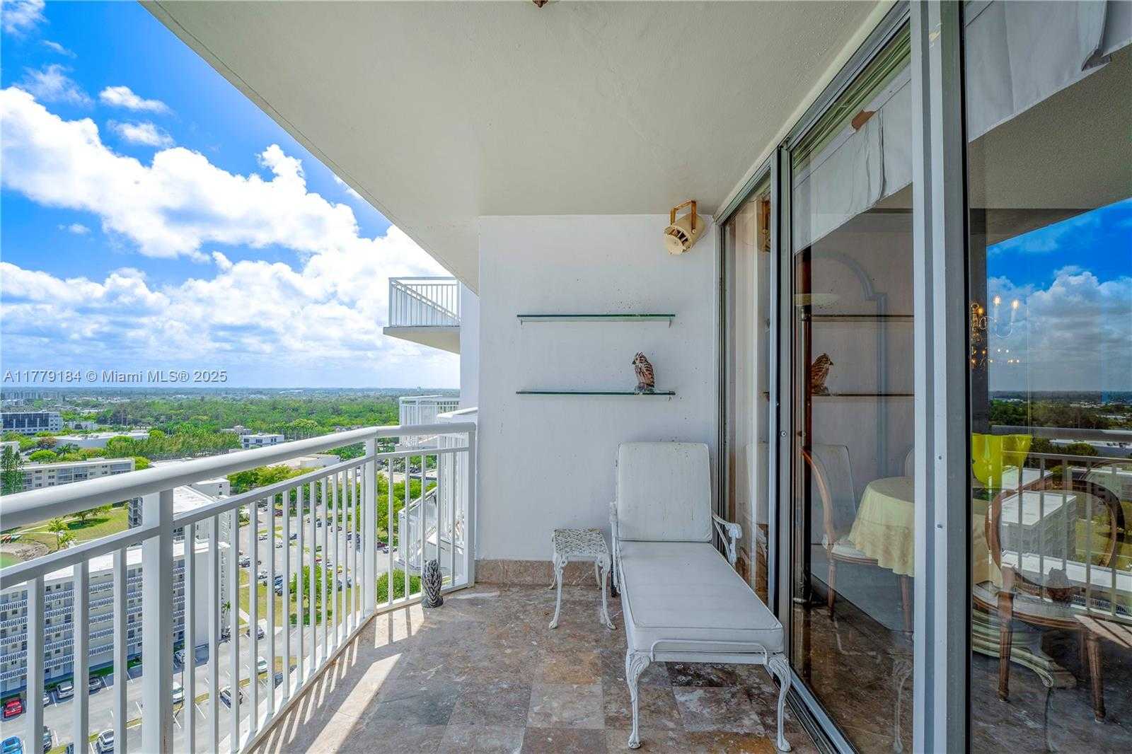 Small Image of 18031 BISCAYNE BLVD #1904, Aventura Number 38