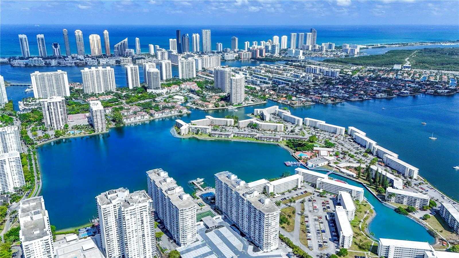 Small Image of 18031 BISCAYNE BLVD #1904, Aventura Number 5
