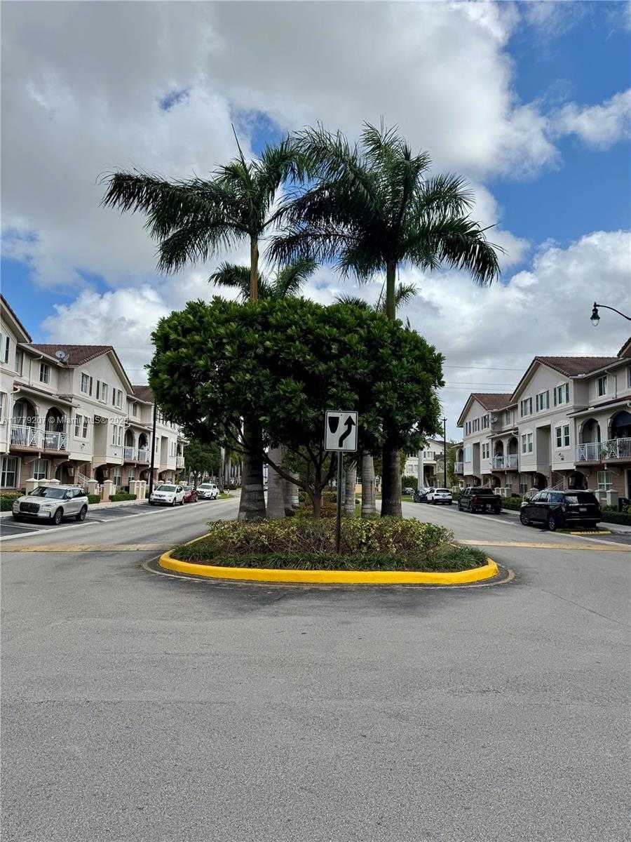 Small Image of 8882 WEST FLAGLER ST #201, Miami Number 4