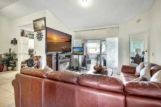 Small Image of 16312 MALIBU DR #6, Weston Number 13