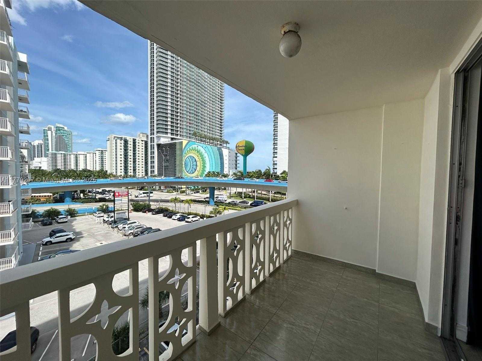 Small Image of 1825 SOUTH OCEAN DR #503, Hallandale Beach Number 5