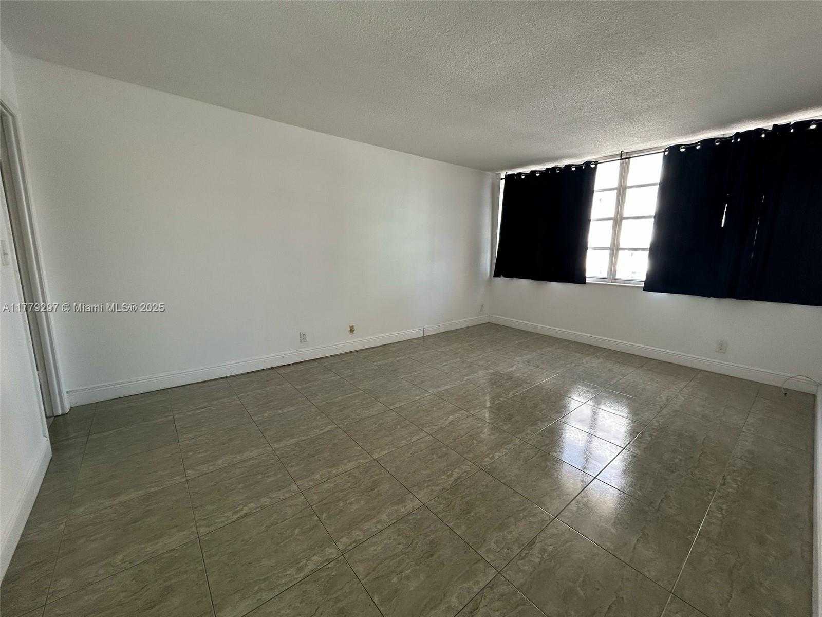 Small Image of 1825 SOUTH OCEAN DR #503, Hallandale Beach Number 8