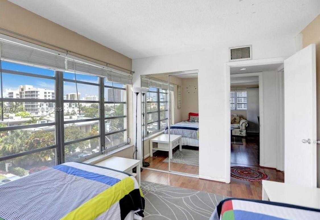Small Image of 1020 94TH ST #401, Bay Harbor Islands Number 14