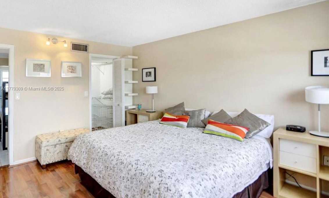 Small Image of 1020 94TH ST #401, Bay Harbor Islands Number 21