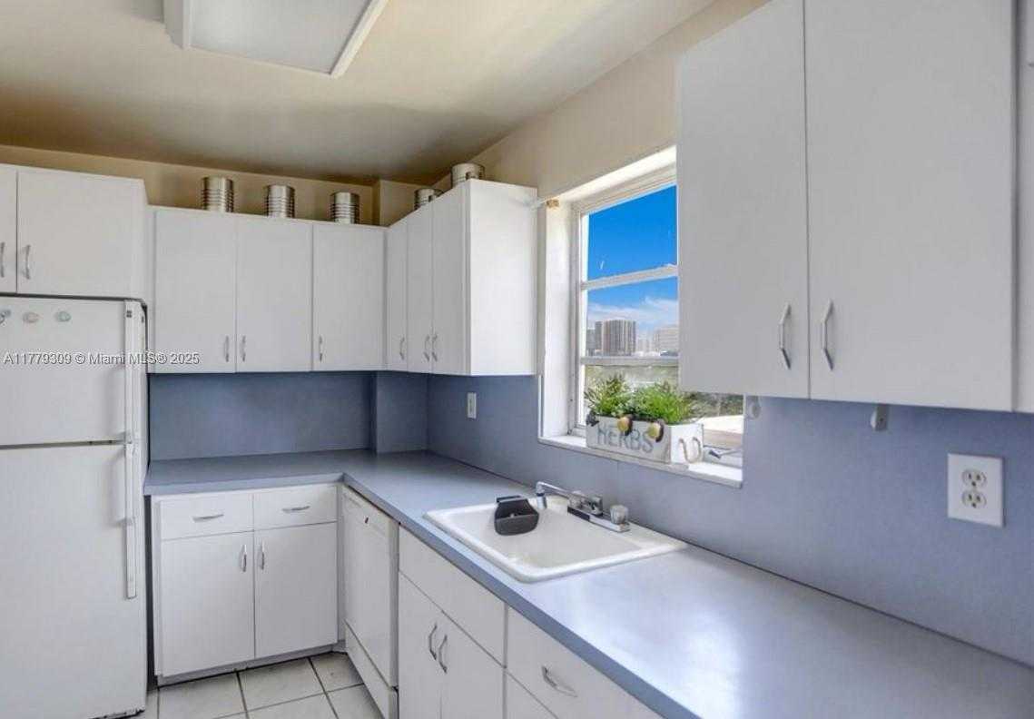 Small Image of 1020 94TH ST #401, Bay Harbor Islands Number 23