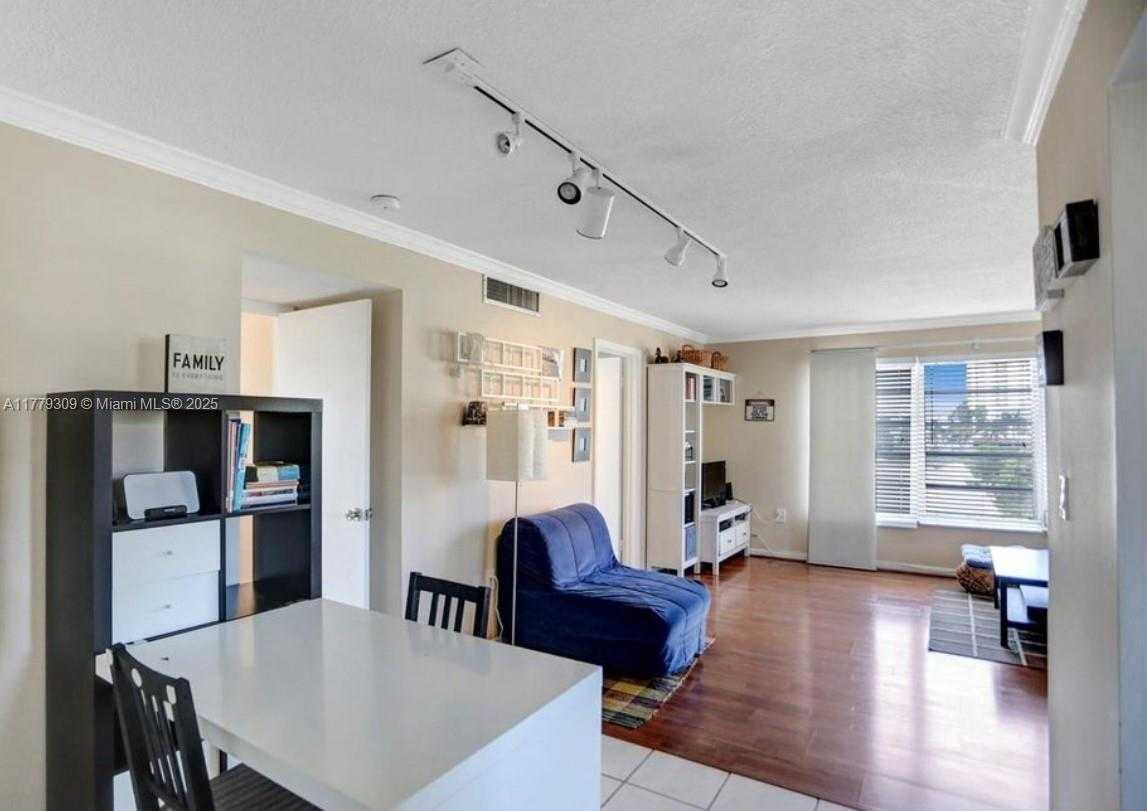 Small Image of 1020 94TH ST #401, Bay Harbor Islands Number 27