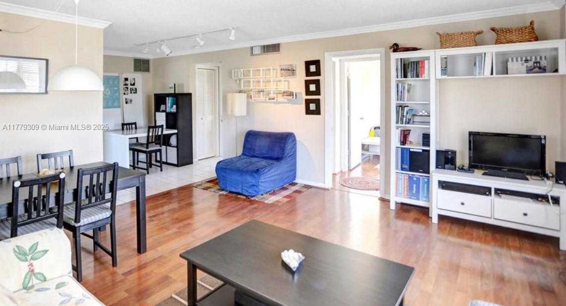 Small Image of 1020 94TH ST #401, Bay Harbor Islands Number 29