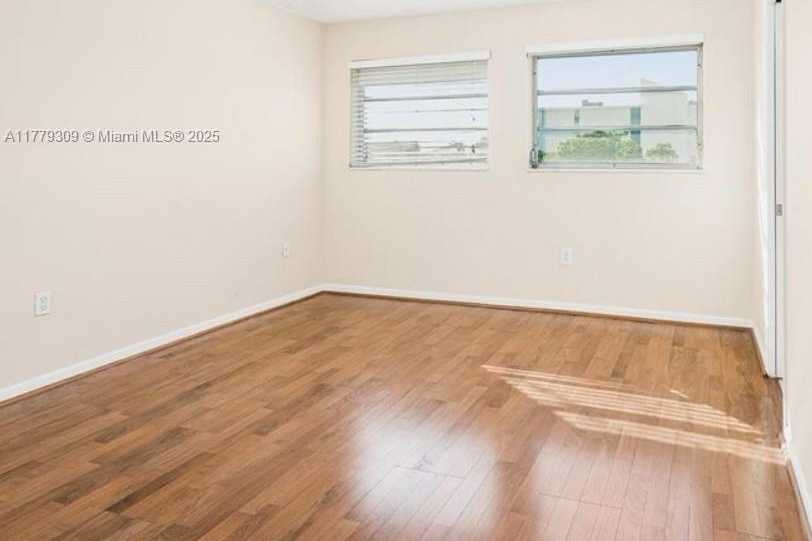 Small Image of 1020 94TH ST #401, Bay Harbor Islands Number 35