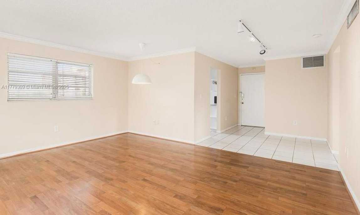 Small Image of 1020 94TH ST #401, Bay Harbor Islands Number 37
