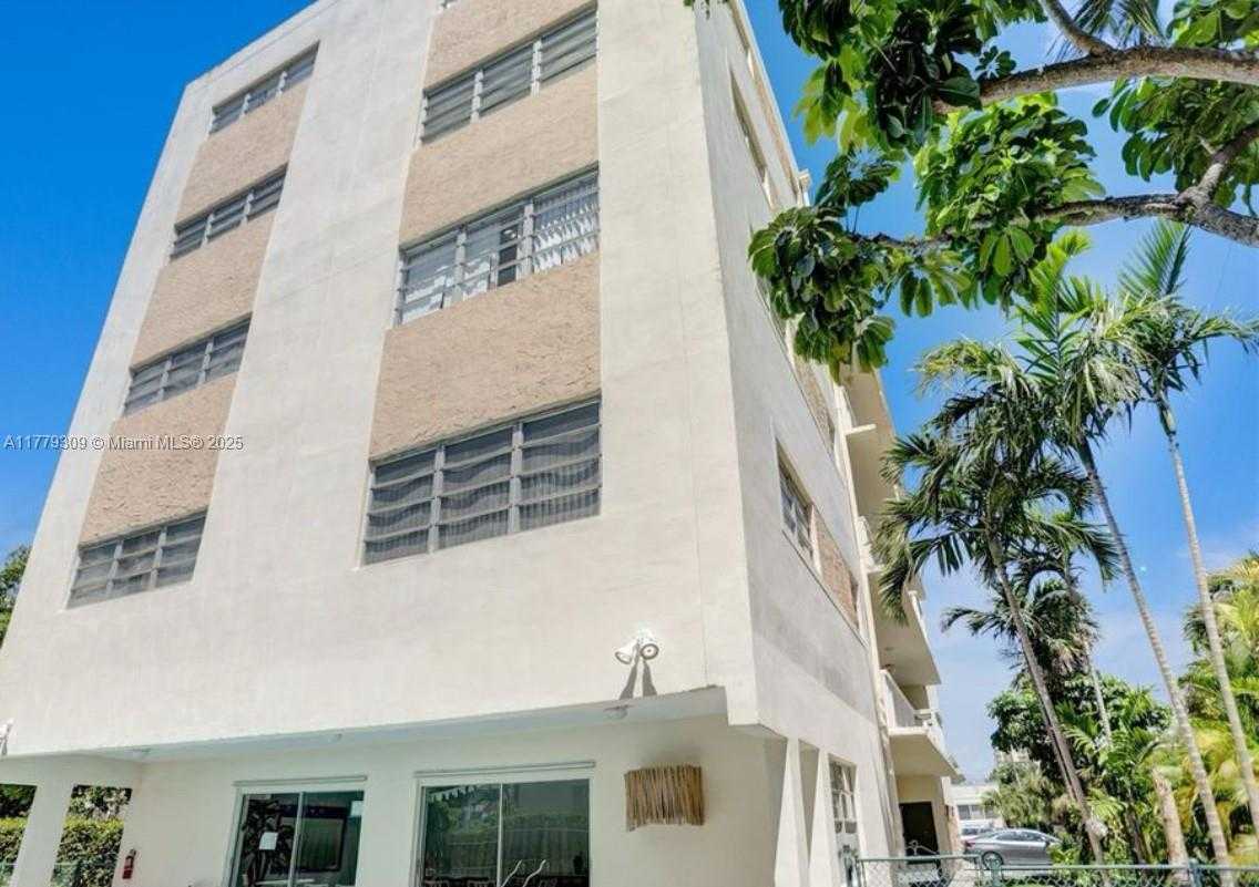 Small Image of 1020 94TH ST #401, Bay Harbor Islands Number 4