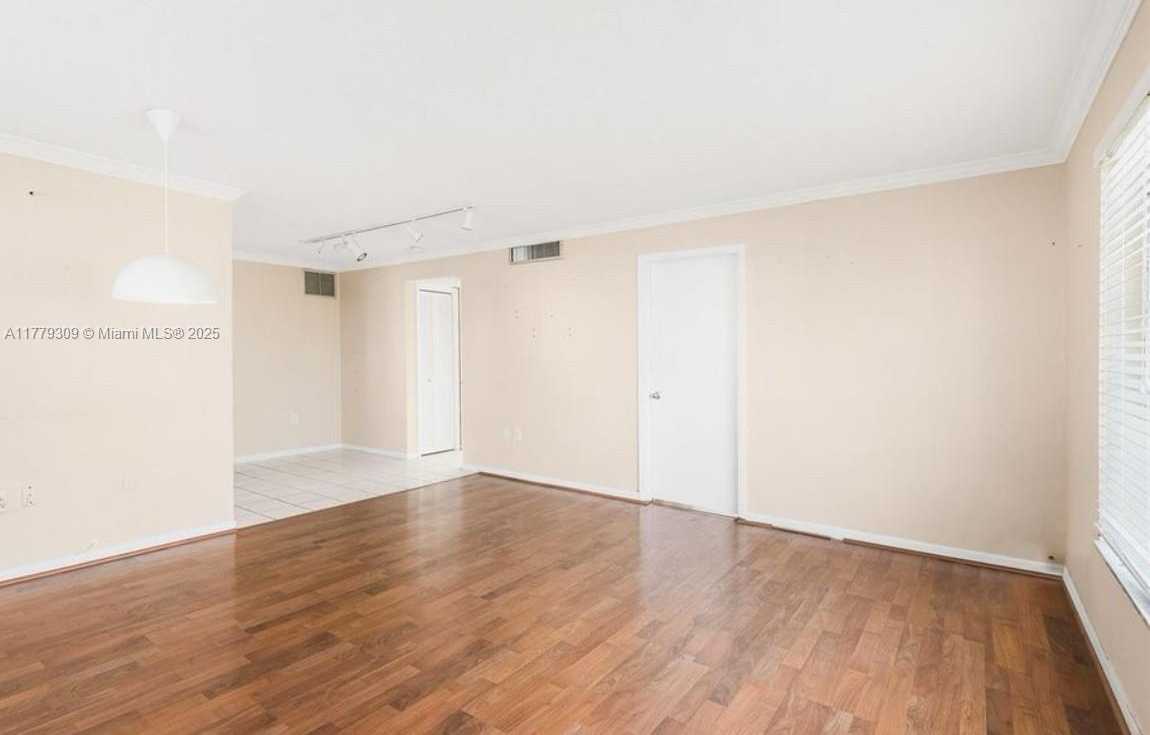 Small Image of 1020 94TH ST #401, Bay Harbor Islands Number 40