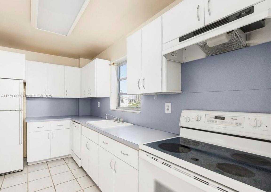 Small Image of 1020 94TH ST #401, Bay Harbor Islands Number 42