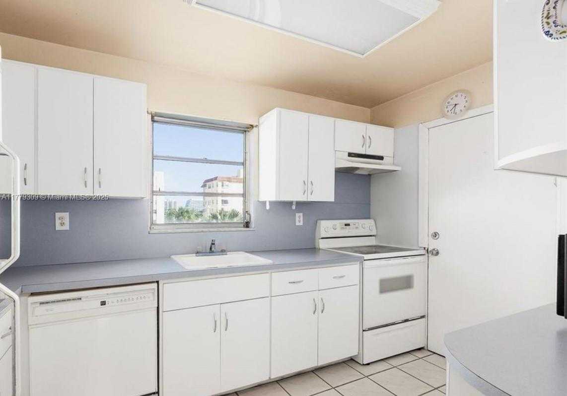 Small Image of 1020 94TH ST #401, Bay Harbor Islands Number 43