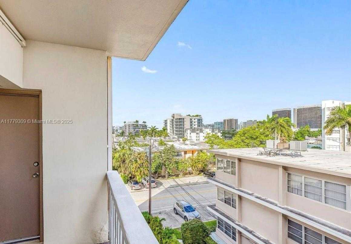 Small Image of 1020 94TH ST #401, Bay Harbor Islands Number 44