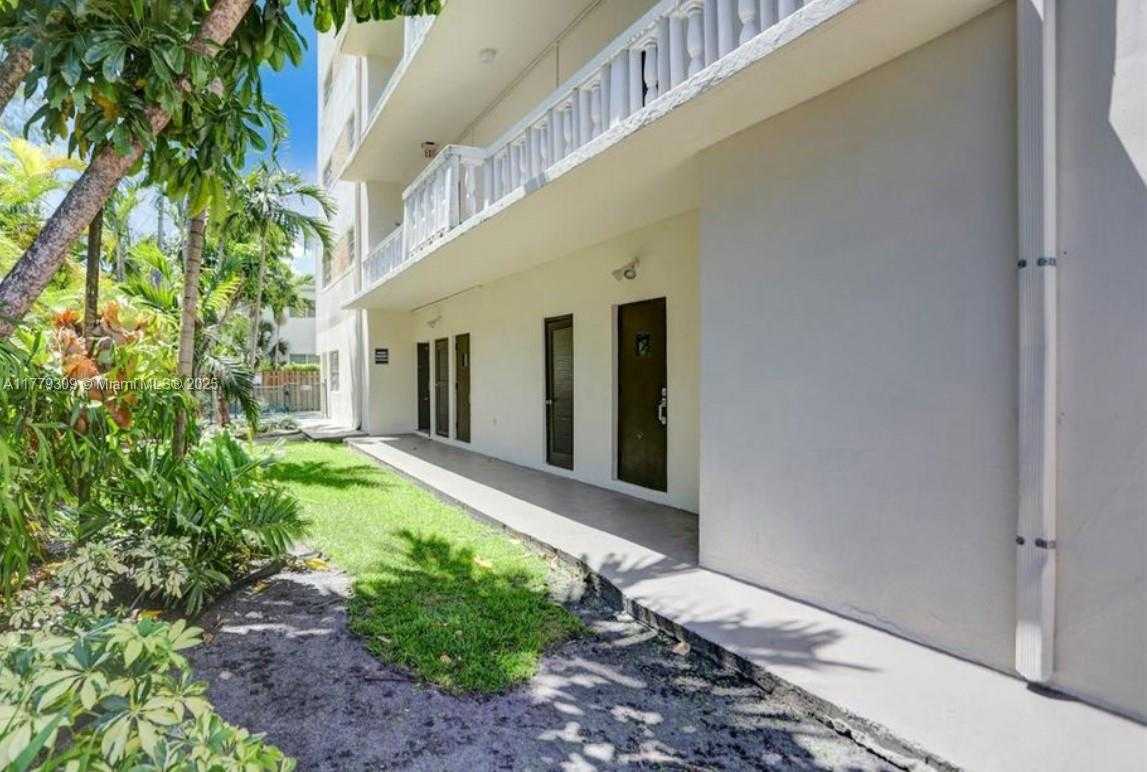Small Image of 1020 94TH ST #401, Bay Harbor Islands Number 9