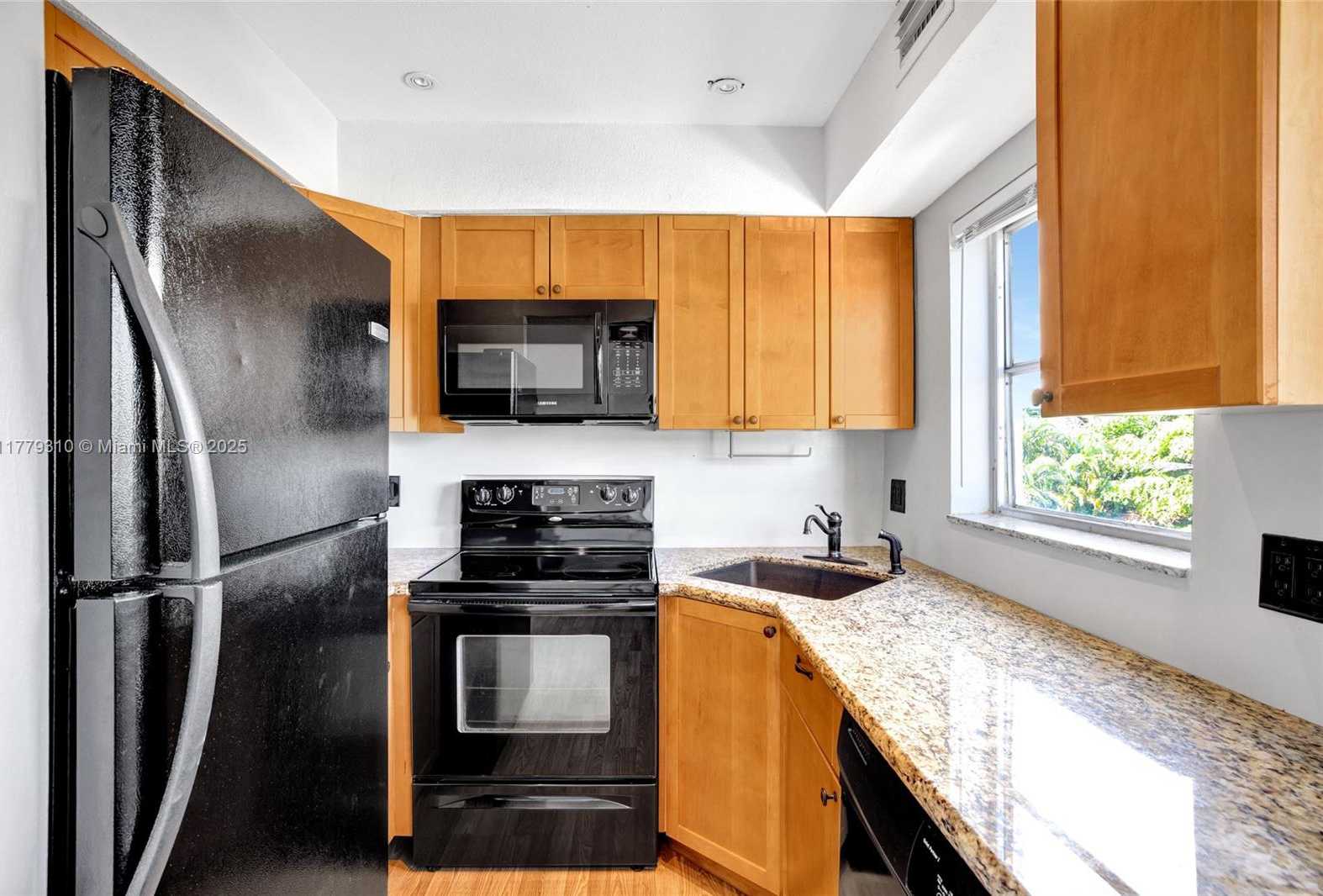 Small Image of 609 NORTH EAST 13TH AVE #301, Fort Lauderdale Number 10