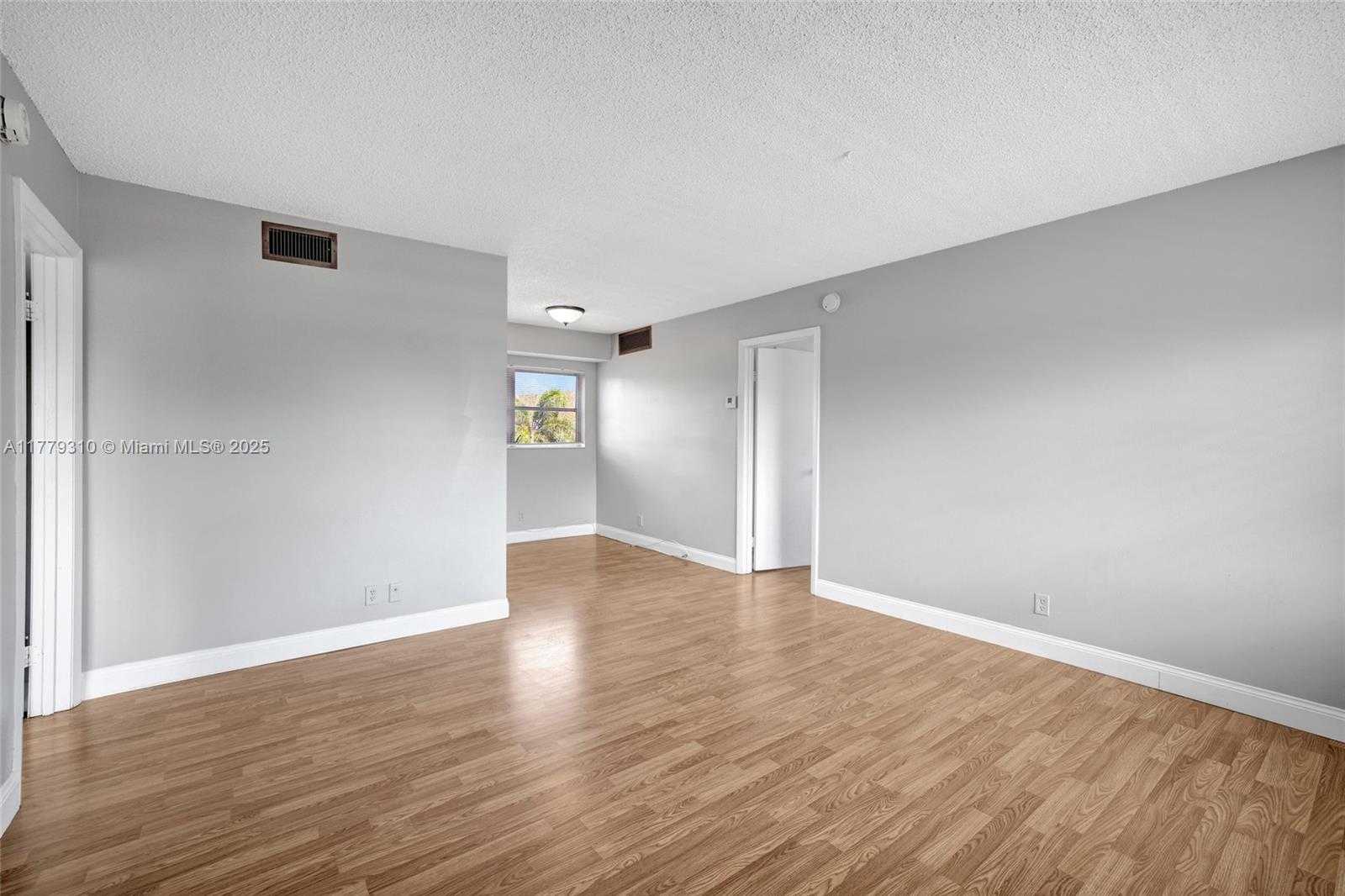 Small Image of 609 NORTH EAST 13TH AVE #301, Fort Lauderdale Number 4