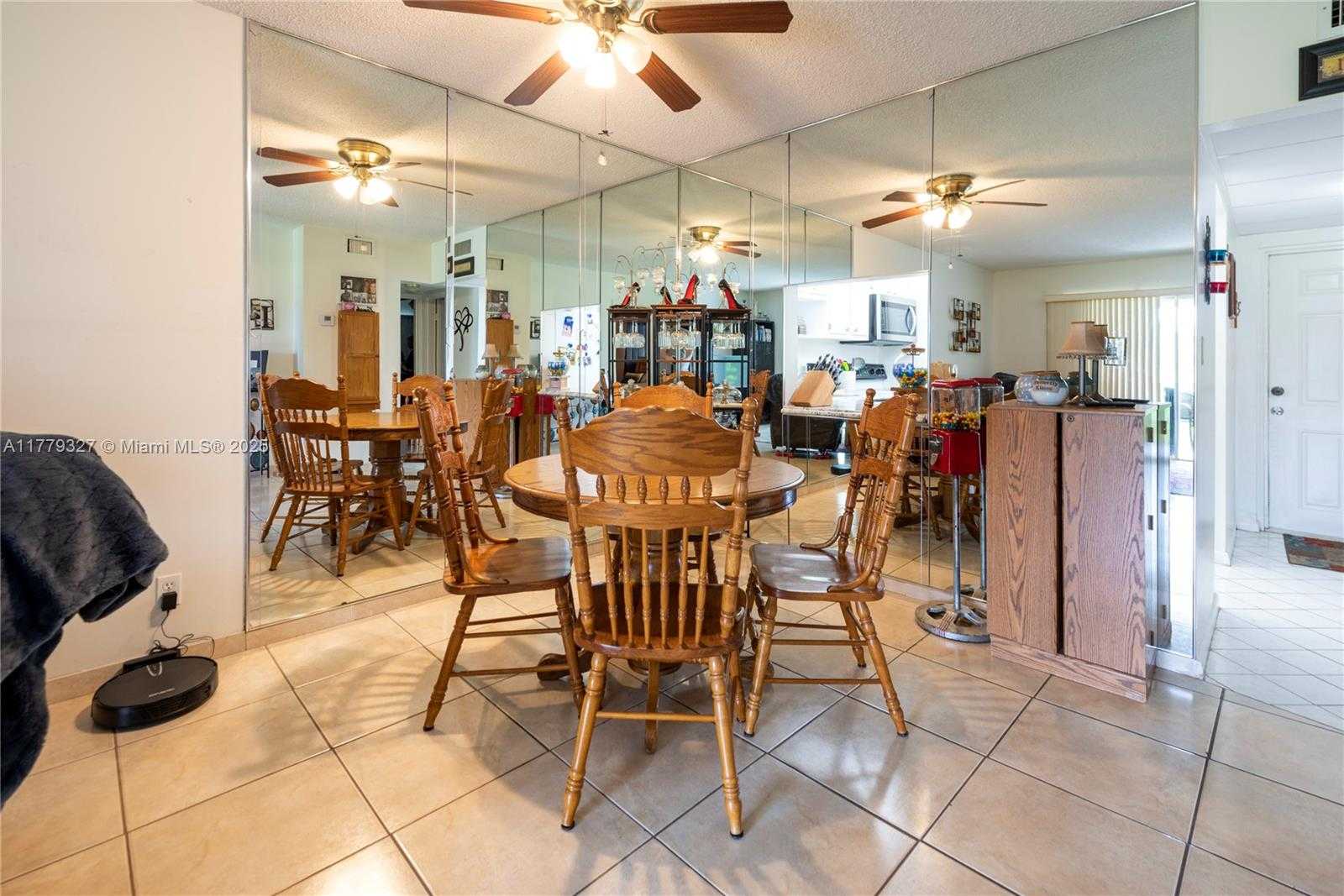 Small Image of 1040 COUNTRY CLUB DR #101, Margate Number 13
