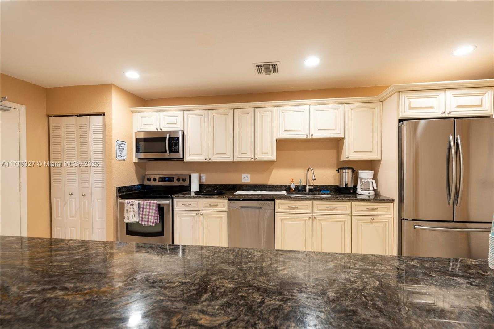 Small Image of 1040 COUNTRY CLUB DR #101, Margate Number 20