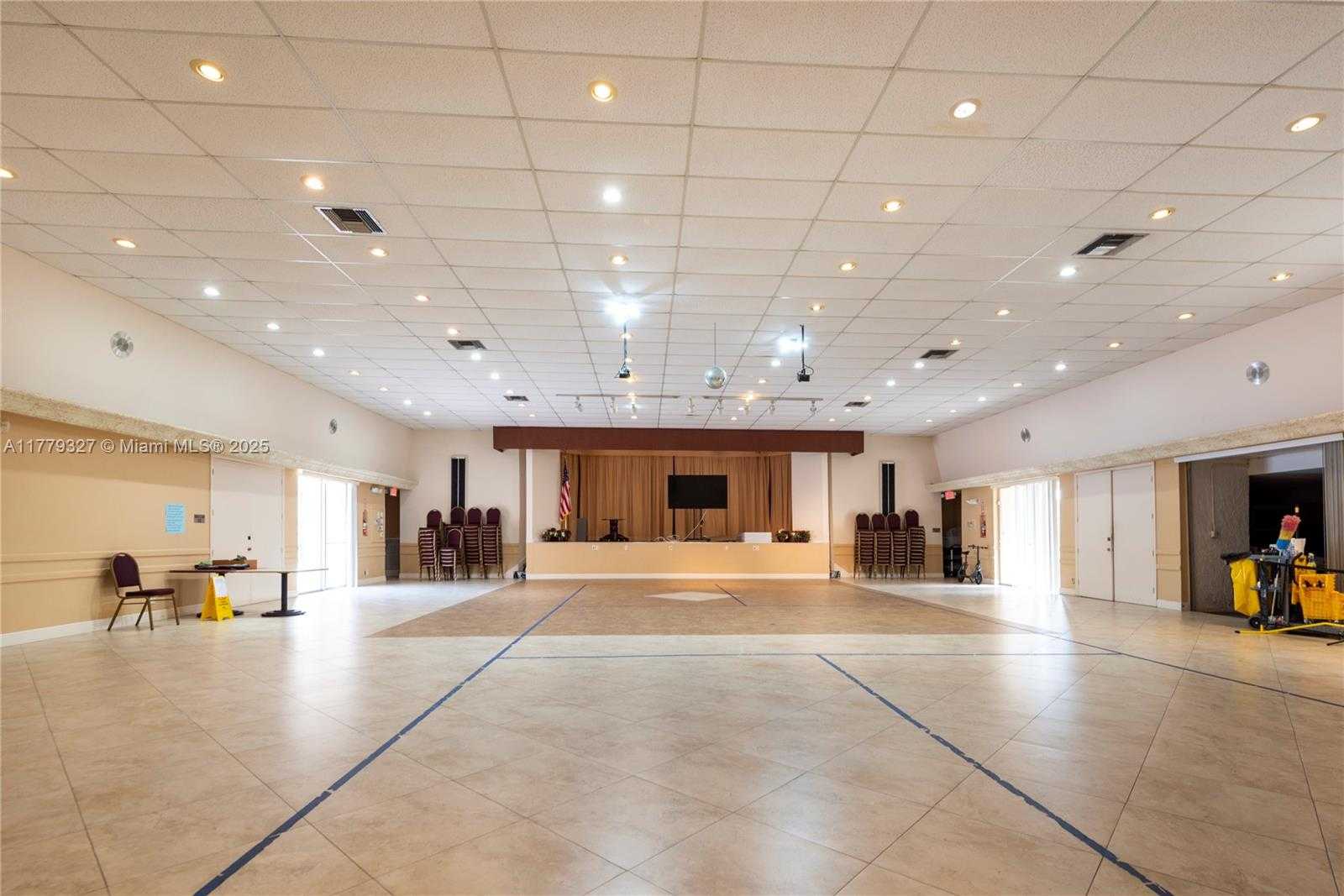 Small Image of 1040 COUNTRY CLUB DR #101, Margate Number 21