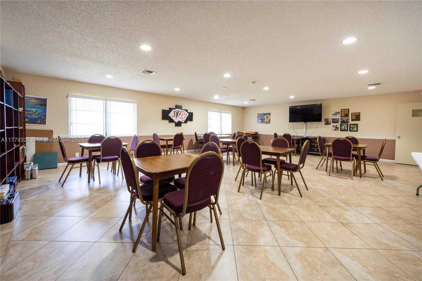 Small Image of 1040 COUNTRY CLUB DR #101, Margate Number 22