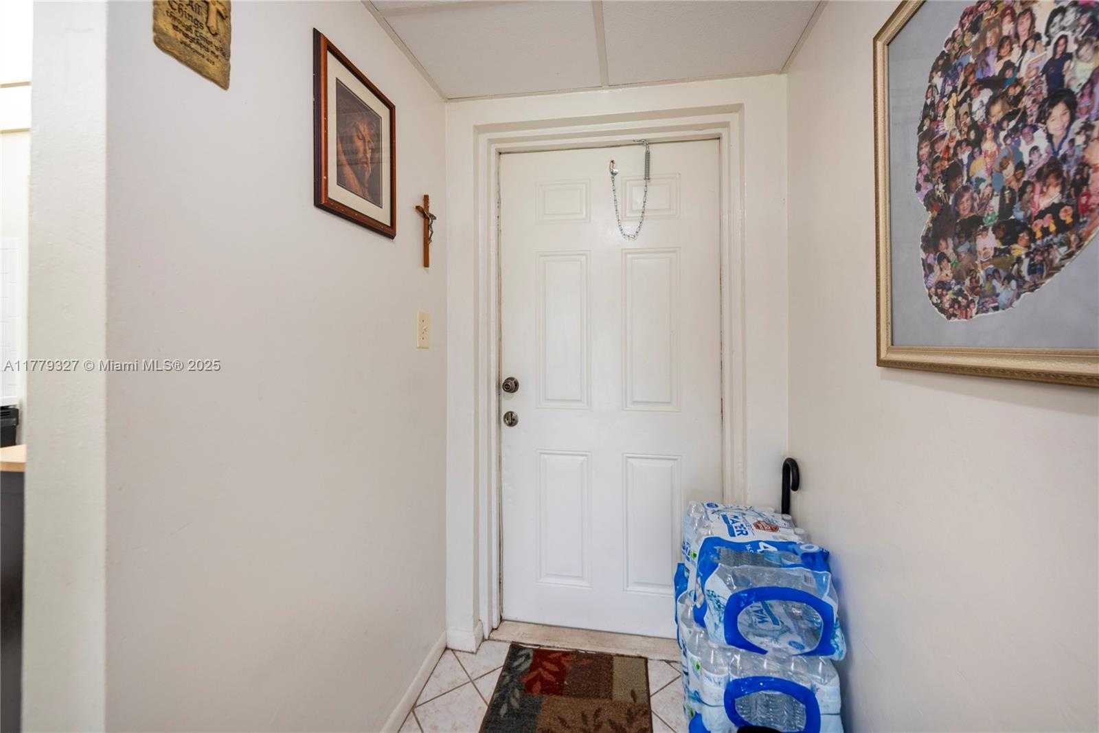 Small Image of 1040 COUNTRY CLUB DR #101, Margate Number 7